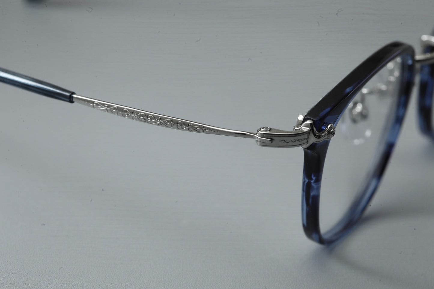 UV-8017 C9 Blue Tortoise / Silver