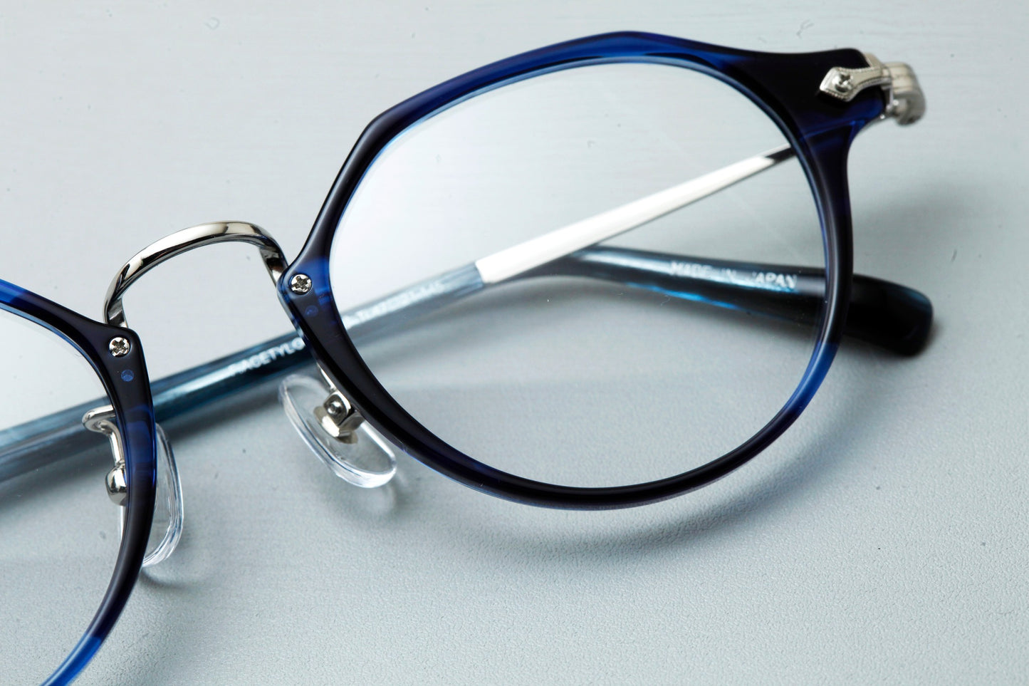 UV-8015 C9 Blue Tortoise / Shiny Silver